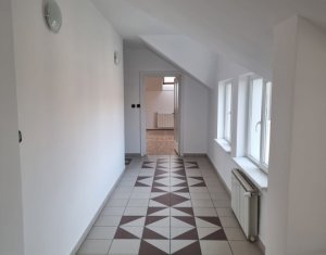 Maison 14 chambres à louer dans Cluj-napoca, zone Zorilor