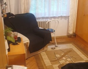 Apartament 3 camere, zona Titulescu-Centru