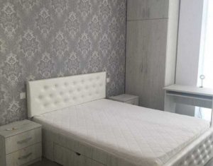 Apartament de lux cu 3 camere semidecomandat, zona centrala