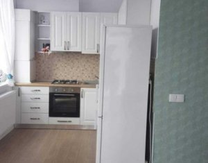 Apartament de lux cu 3 camere semidecomandat, zona centrala