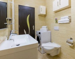 Apartament de lux cu 3 camere, 52 mp utili, loc de parcare, Centru