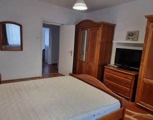 Apartament de inchiriat, 3 camere, zona Plopilor