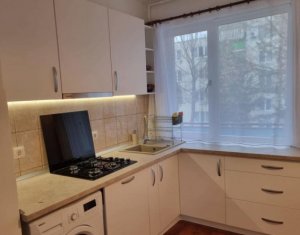 Apartament de inchiriat, 3 camere, zona Plopilor