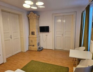 Apartament cu 3 camere, semidecomandat, 98 mp, situat ultracentral