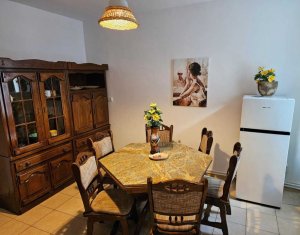 Apartament cu 3 camere, semidecomandat, 98 mp, situat ultracentral