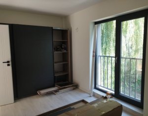 Apartament 3 camere, zona Hasdeu,  5 minute de UMF, bloc nou, parcare !