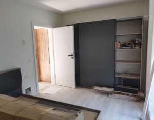 Apartament 3 camere, zona Hasdeu,  5 minute de UMF, bloc nou, parcare !