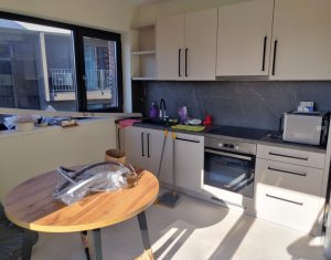 Apartament 3 camere, zona Hasdeu,  5 minute de UMF, bloc nou, parcare !