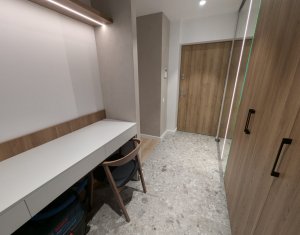 Oportunitate! Apartament lux, 2 camere, parcare subterana, aproape de centru