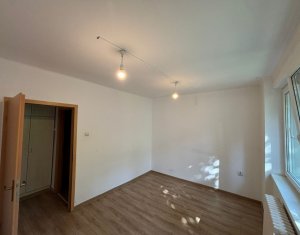 Apartament 2 camere, decomandat, zona Mihai Viteazul