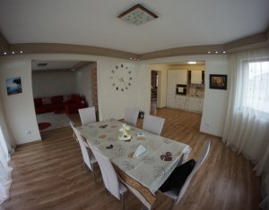 House 5 rooms for rent in Sannicoara