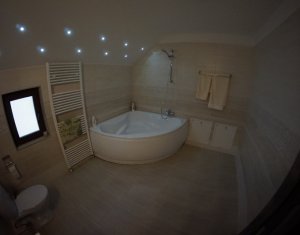 House 5 rooms for rent in Sannicoara