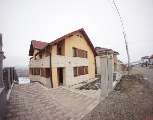 House 5 rooms for rent in Sannicoara