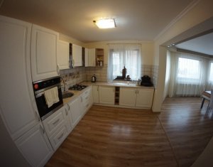 House 5 rooms for rent in Sannicoara