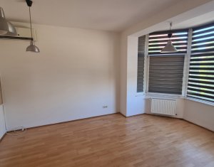 Casa tip duplex, suprafata 430 mp, gradina,destinatie birou sau alte activitati!