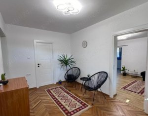 Apartament 3 camere la casa particulara