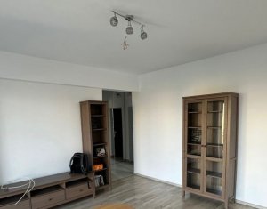 Apartament cu 2 camere, strada Alverna