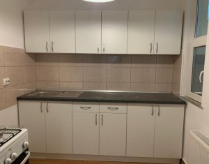 Apartament cu doua camere de inchiriat, zona centrala