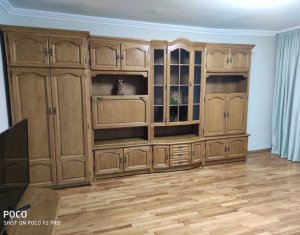 Apartament cu 3 camere, semicentral