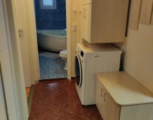 Apartament cu 3 camere, semicentral