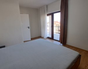 House 4 rooms for rent in Floresti