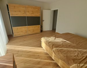 Maison 4 chambres à louer dans Floresti