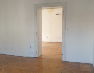 Bureau à louer dans Cluj-napoca, zone Centru