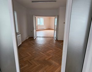 Maison 10 chambres à louer dans Cluj-napoca, zone Andrei Muresanu