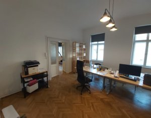 Bureau à louer dans Cluj-napoca, zone Centru