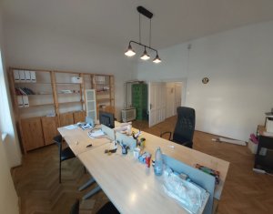 Bureau à louer dans Cluj-napoca, zone Centru