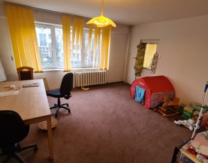 Apartament de 3 camere, confort sporit, finisaje clasice, Bulevardul Titulescu!