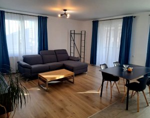 Apartament 3 camere, Zona Europa, Parcare, Garaj subteran, Balcon, Curte comuna