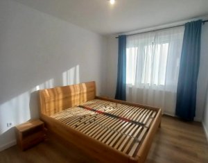 Apartament 3 camere, Zona Europa, Parcare, Balcon, Curte comuna