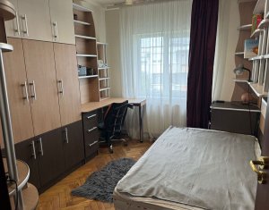 Apartament 3 Camere cu Parcare Intr-o Zona Linistita 